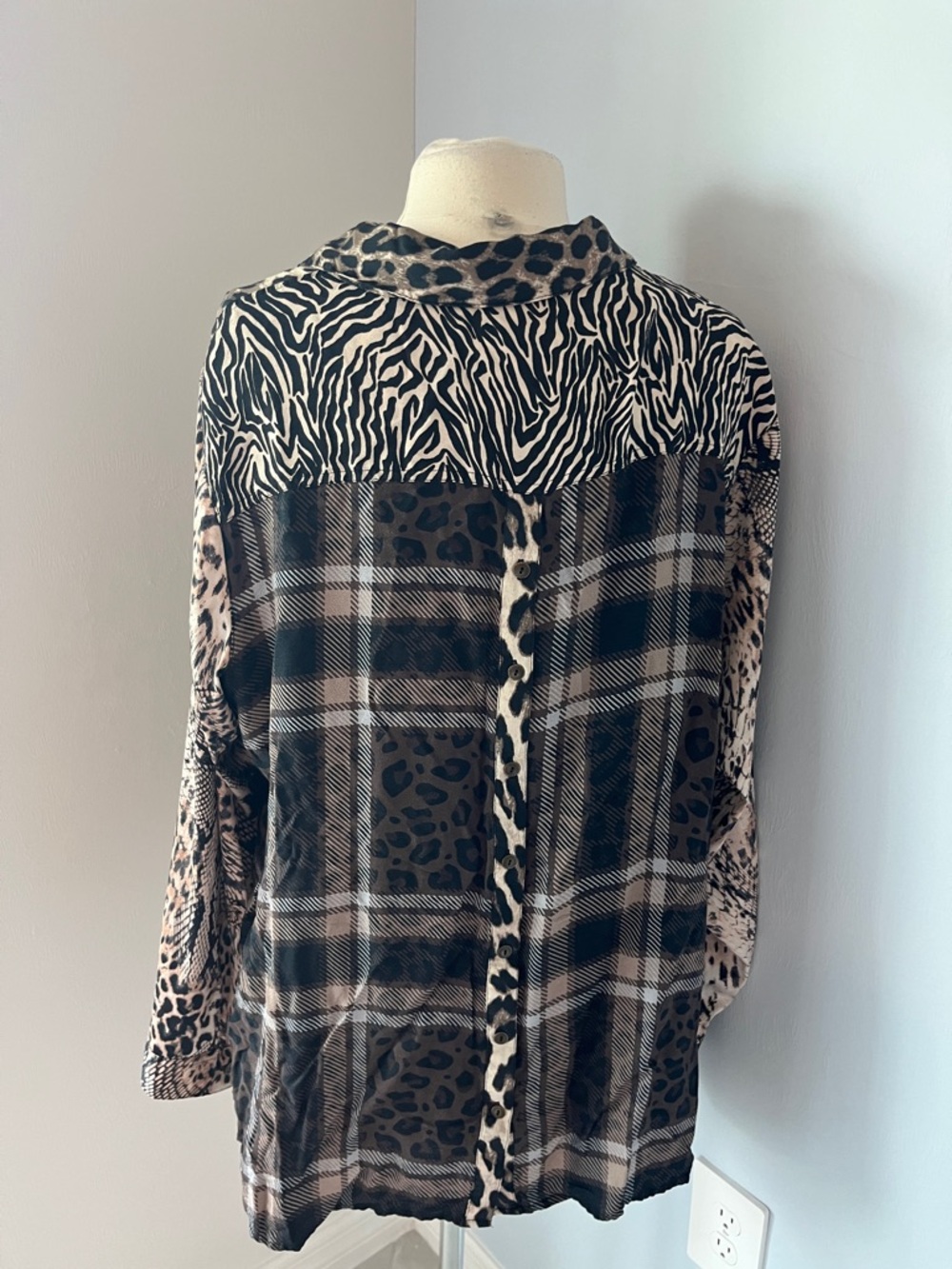 John Mark Blouse - Picture 4 of 6